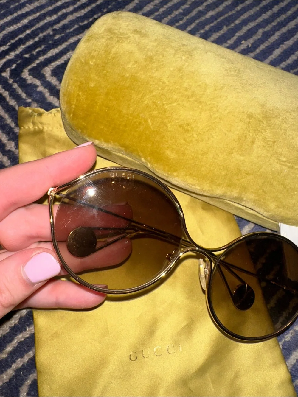 Gucci elegant round